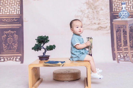 句容孕妇肚子上的黑线